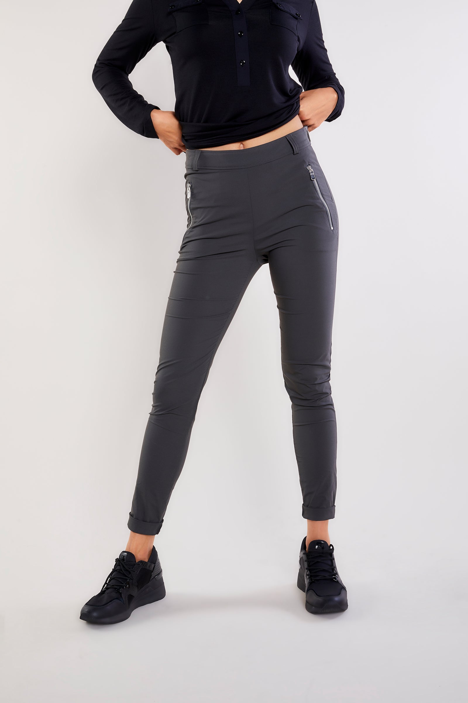 Grey||