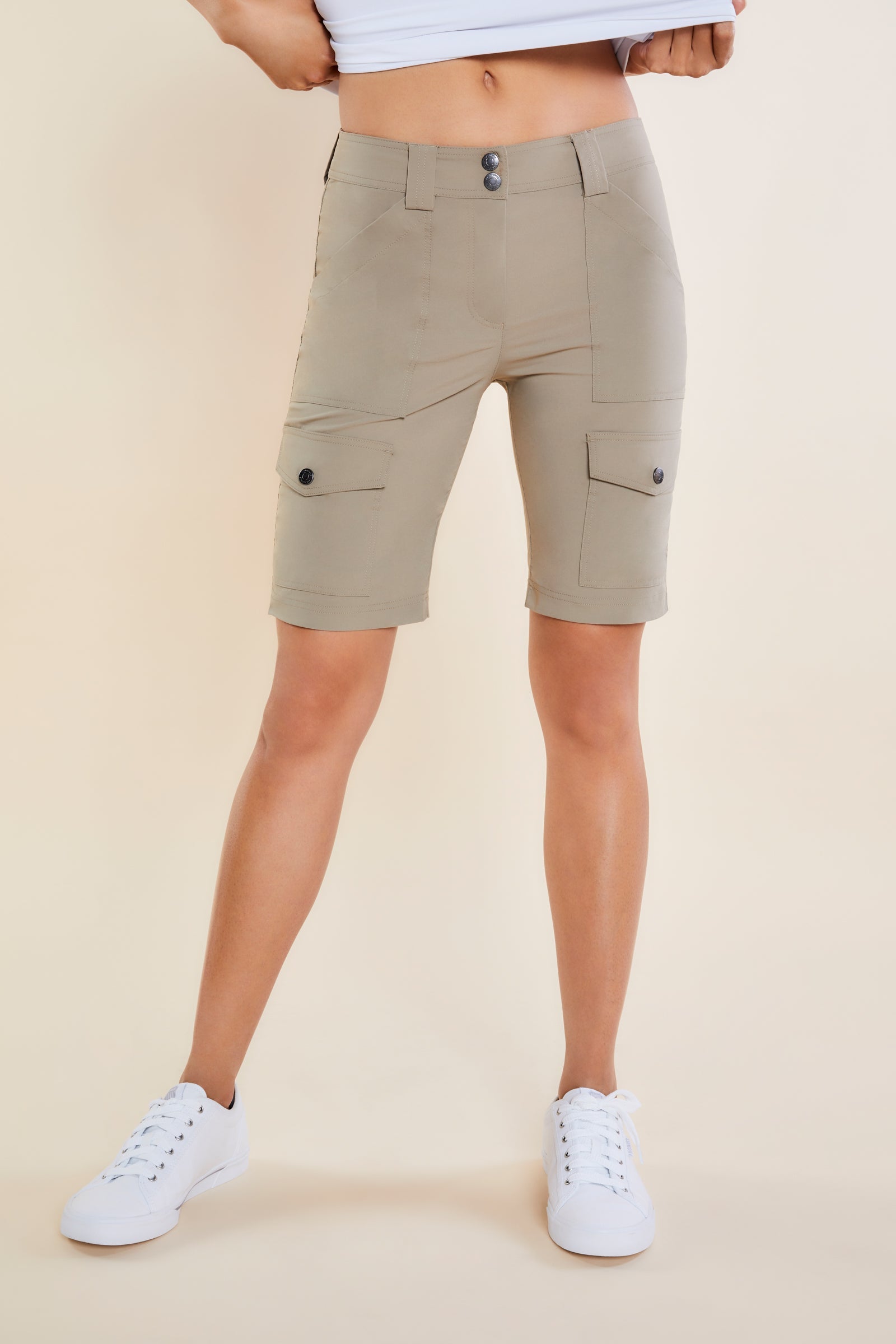 Khaki||