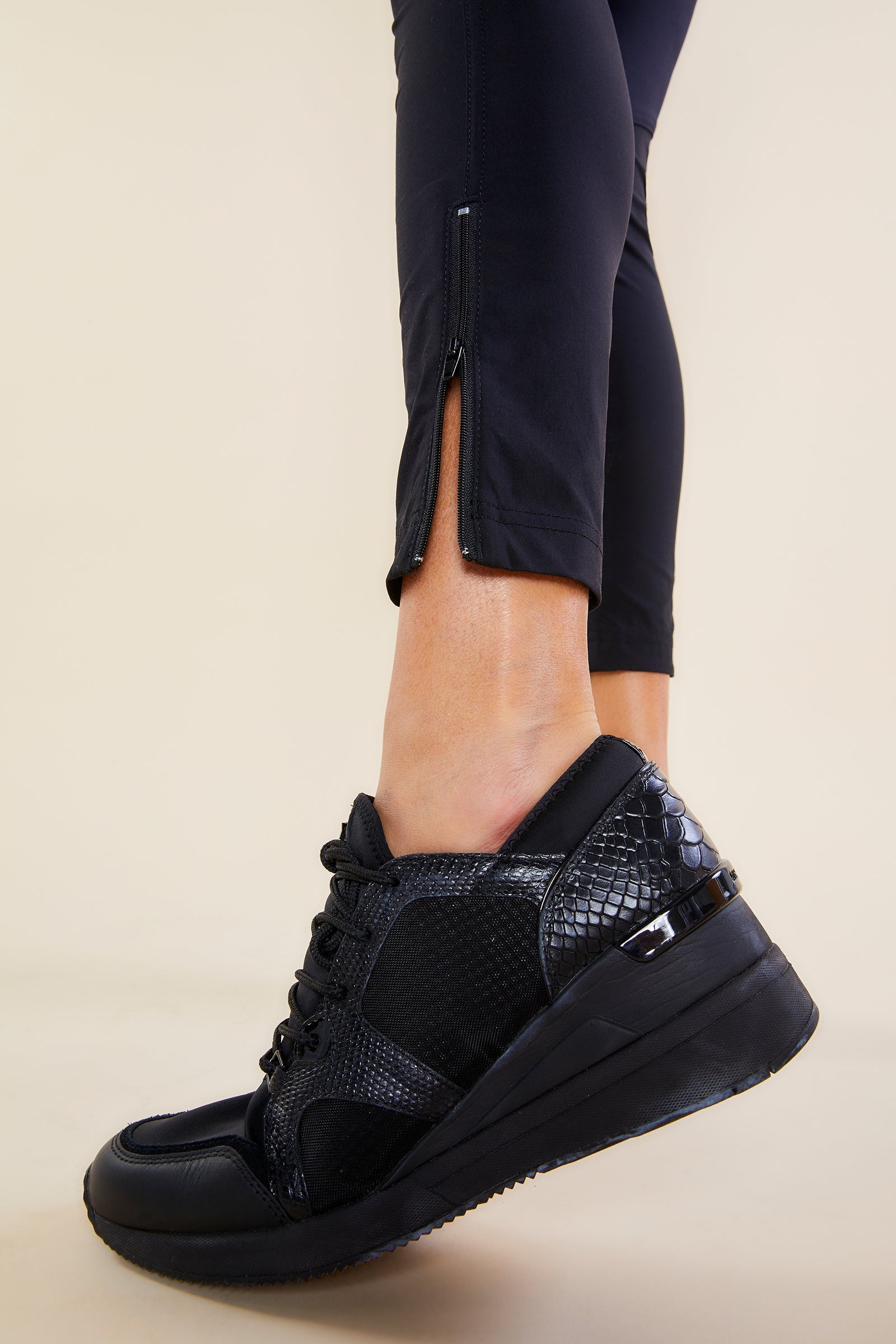 Black||
