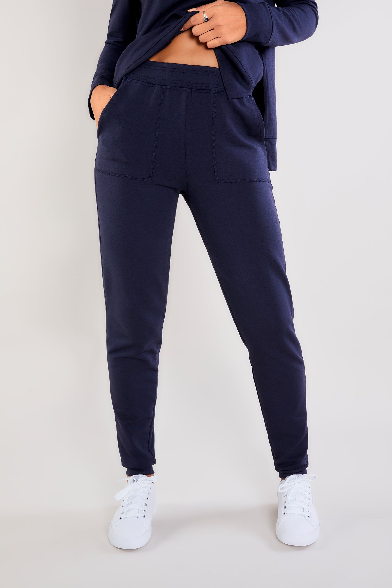 navy || Jayleen