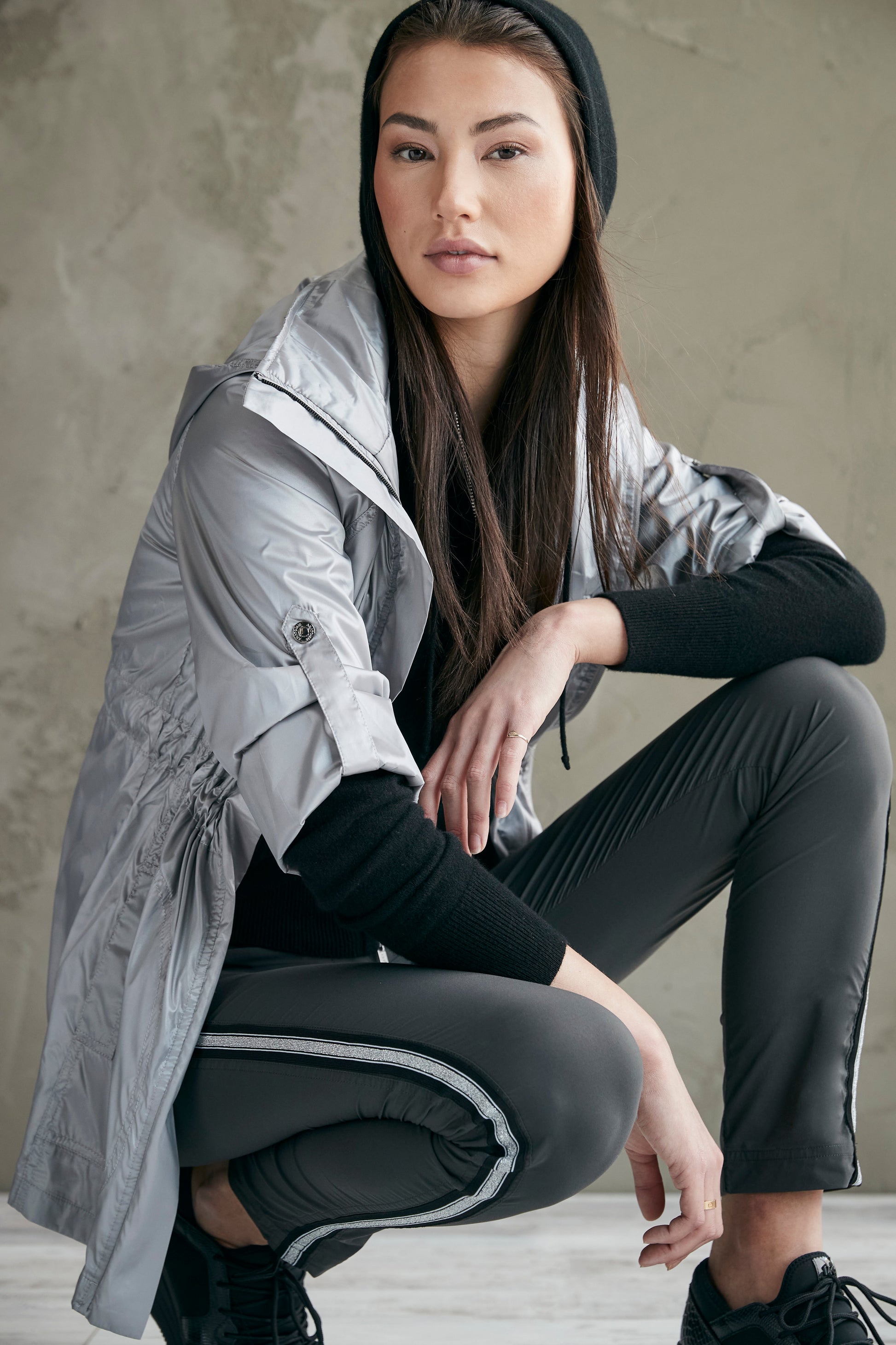 SILVER GREY||