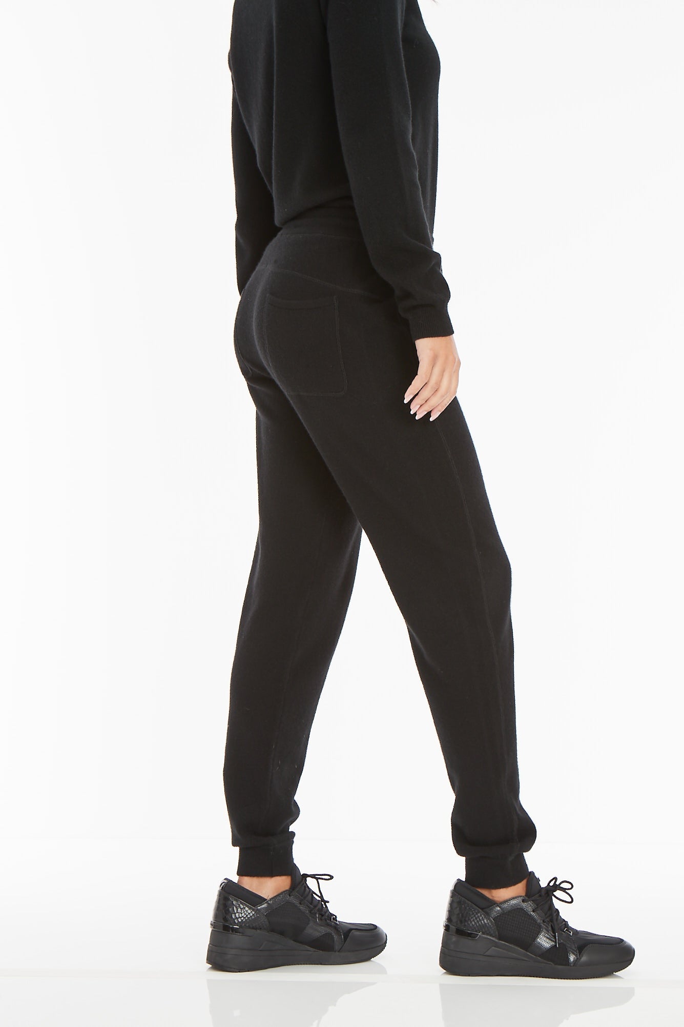 black 8000||