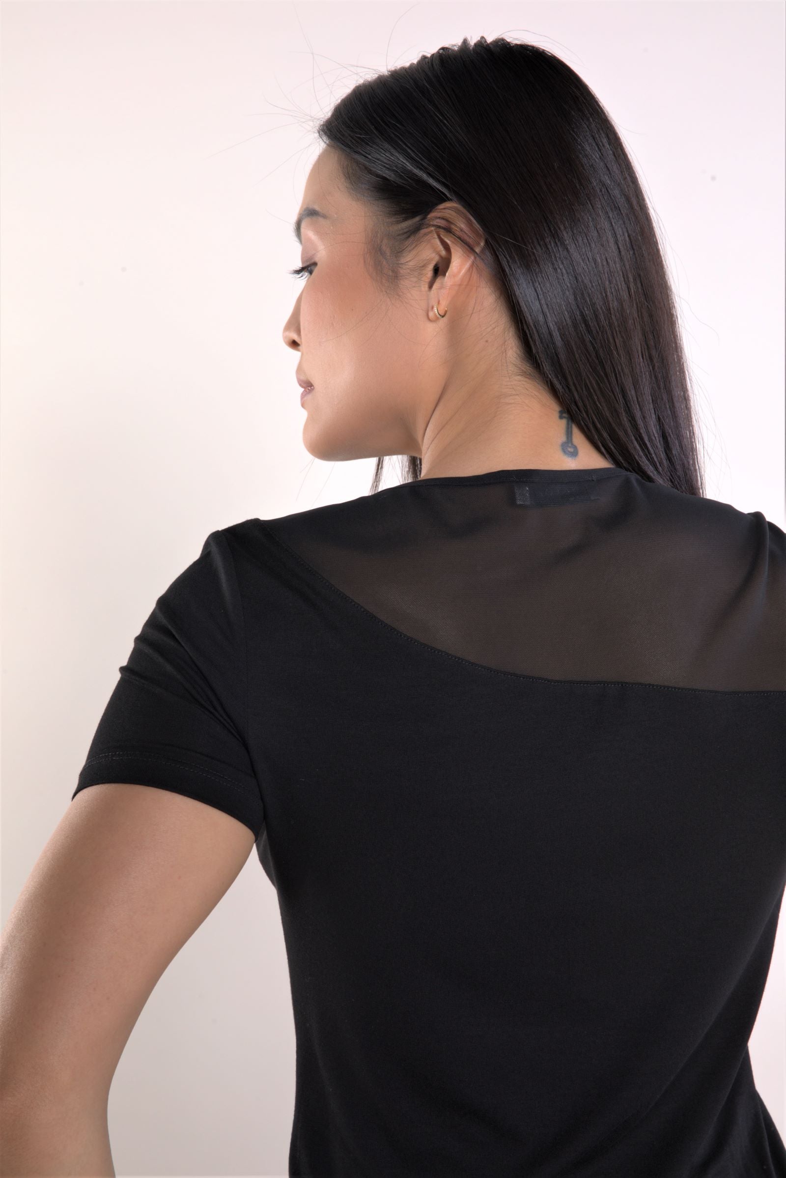 Black || Betty Asymmetrical Top