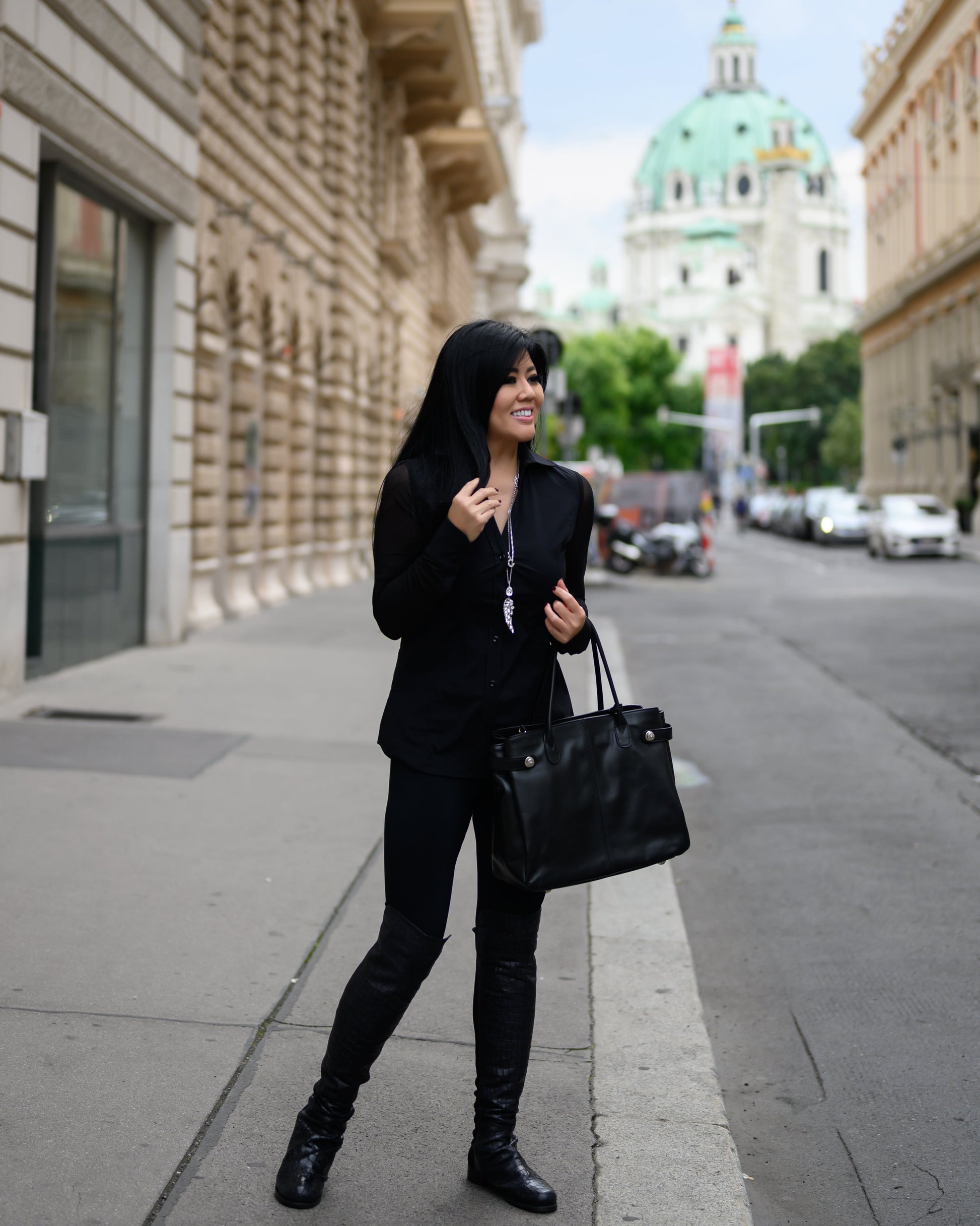BLACK||