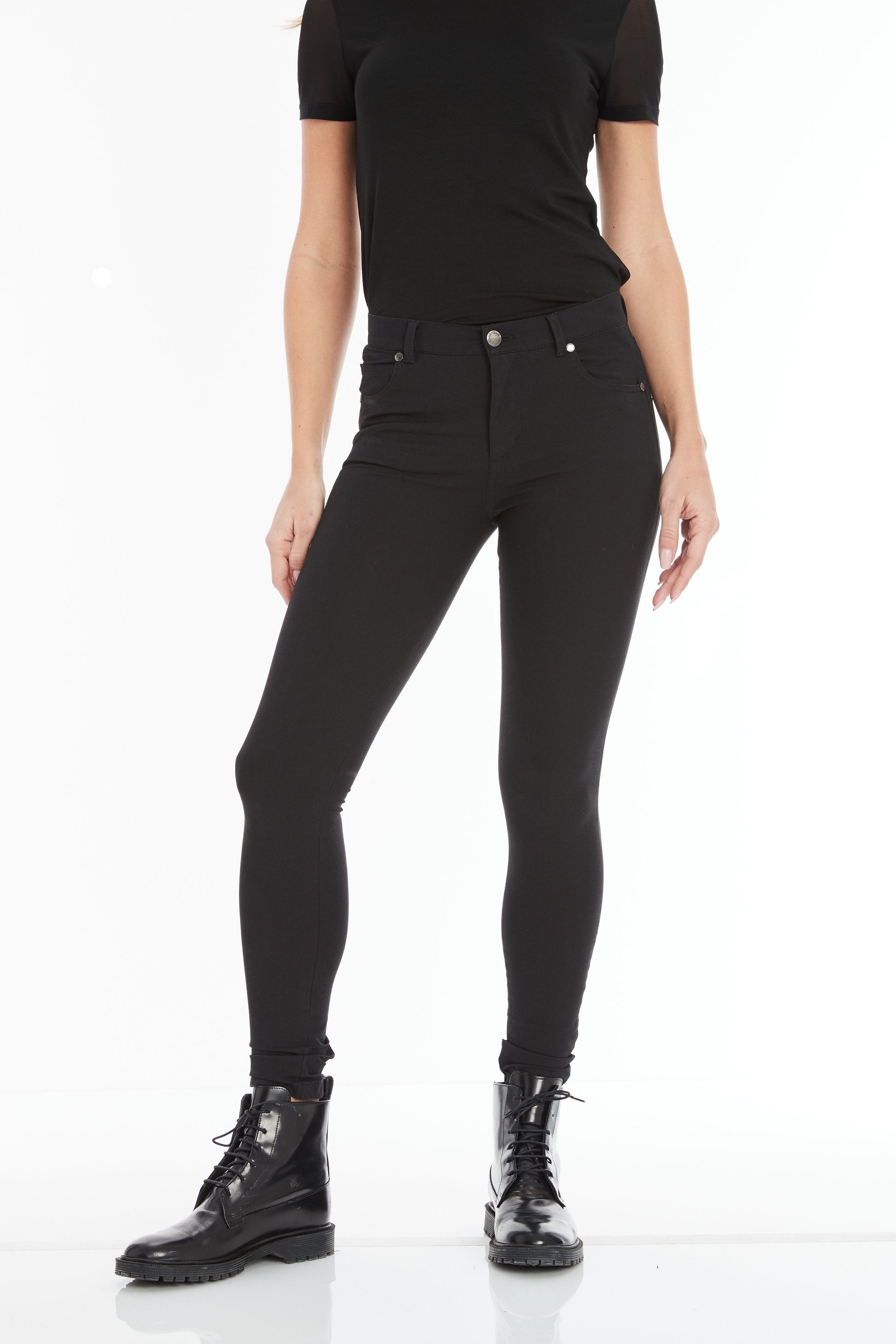 Black||||2021_03_29_March_Catalog_Vertical_12_IGGY_JKT-GREEN_AB1760_6_seconds.mp4