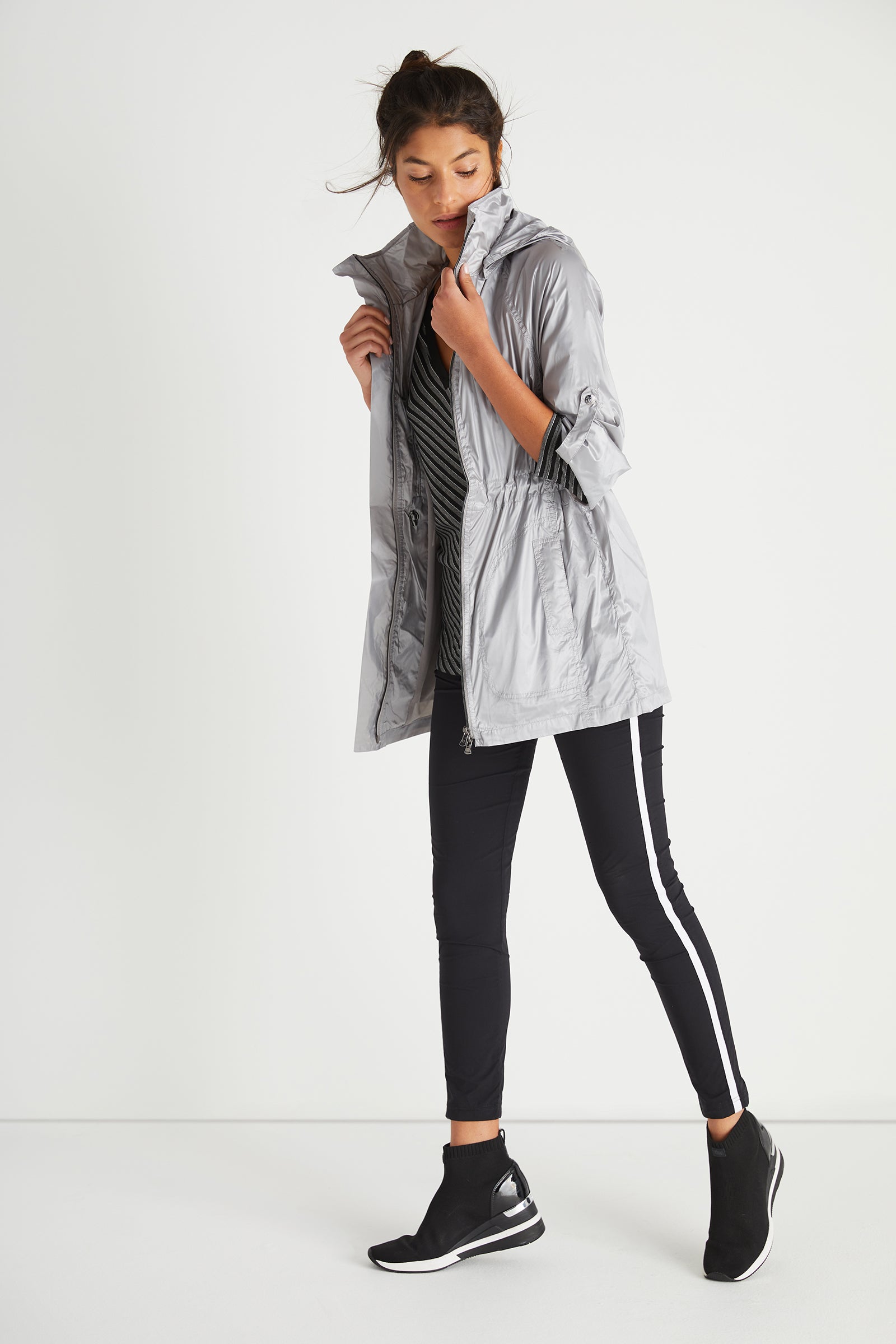 SILVER GREY||