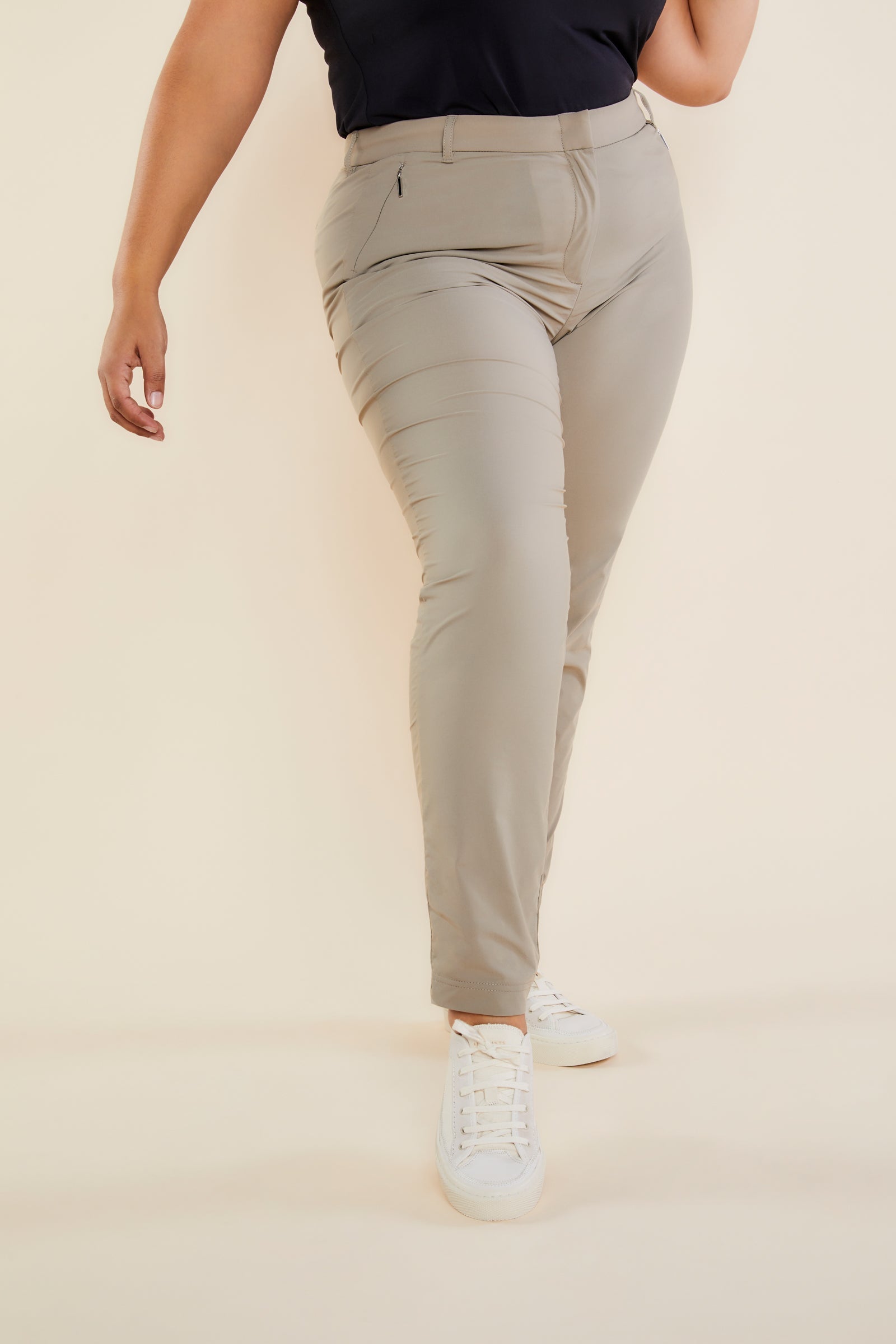 Khaki||