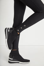 BLACK||