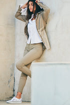 Khaki||